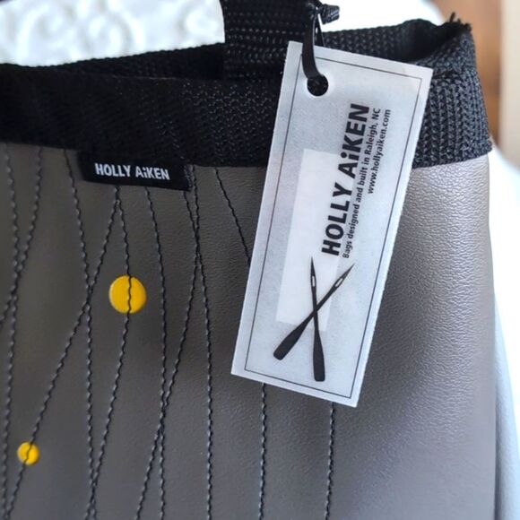 Holly Aiken Turbo XL Ultra Modern Design Vegan Tote🩶 - Picture 10 of 16